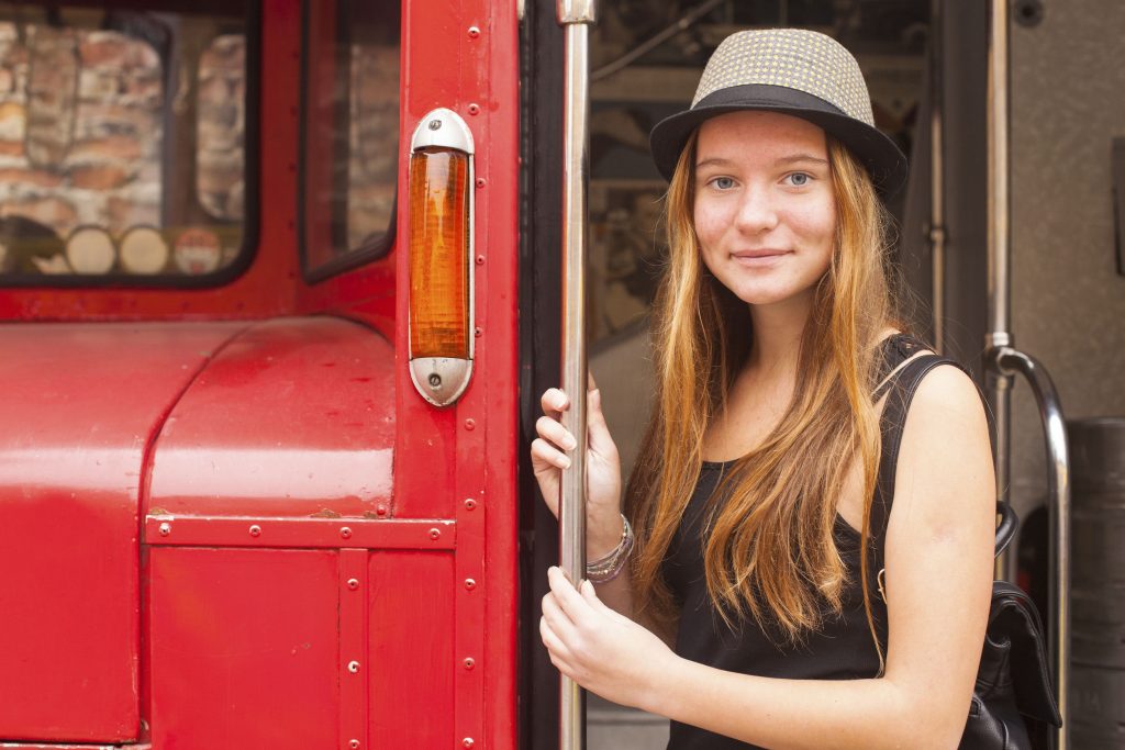 Why Women Need to Consider a Career in the Trucking Industry
